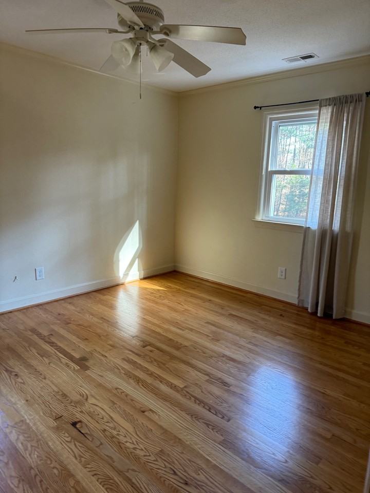 109 Circle Dr - Photo 2 of 18