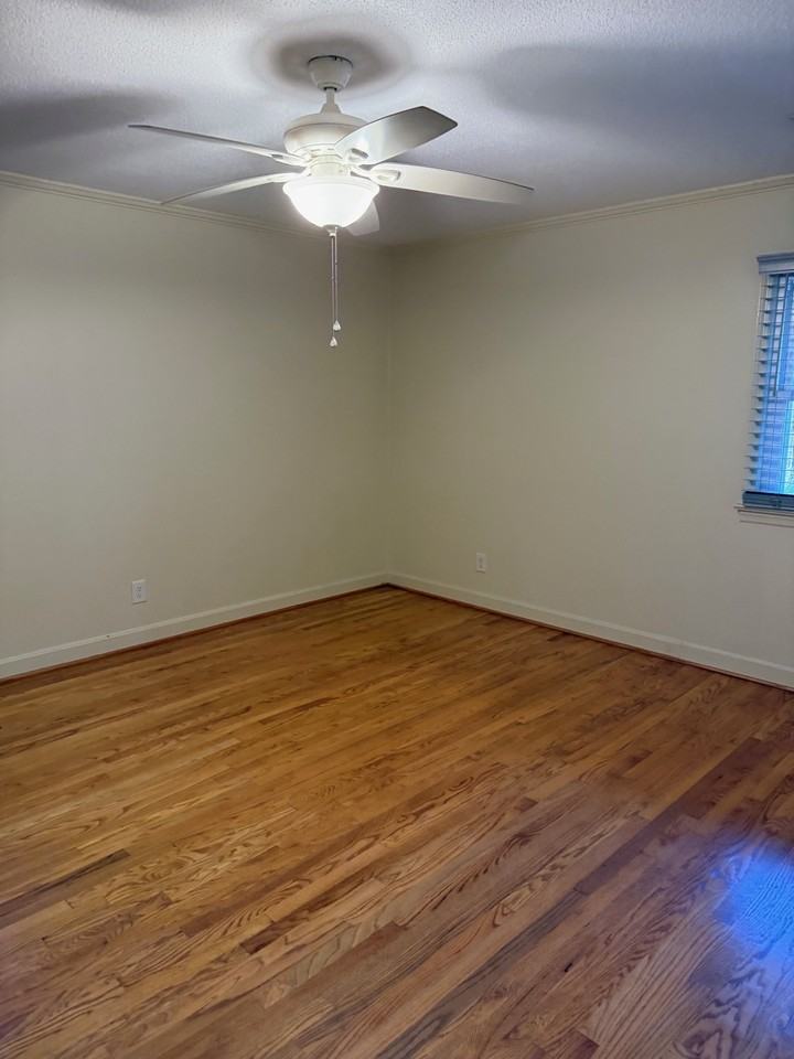 109 Circle Dr - Photo 5 of 18