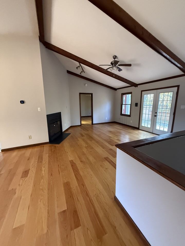 4711 Highview Ct - Photo 2 of 41