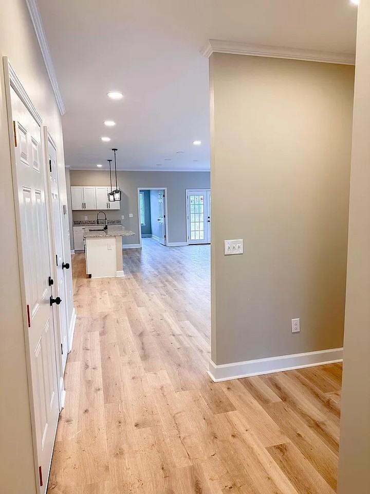 230 Sylvan Rd - Photo 2 of 15