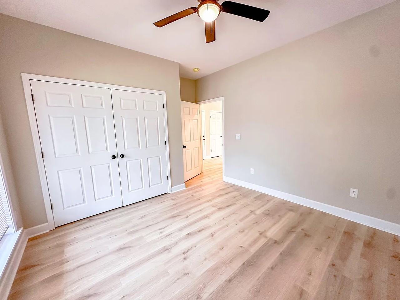 230 Sylvan Rd - Photo 4 of 15