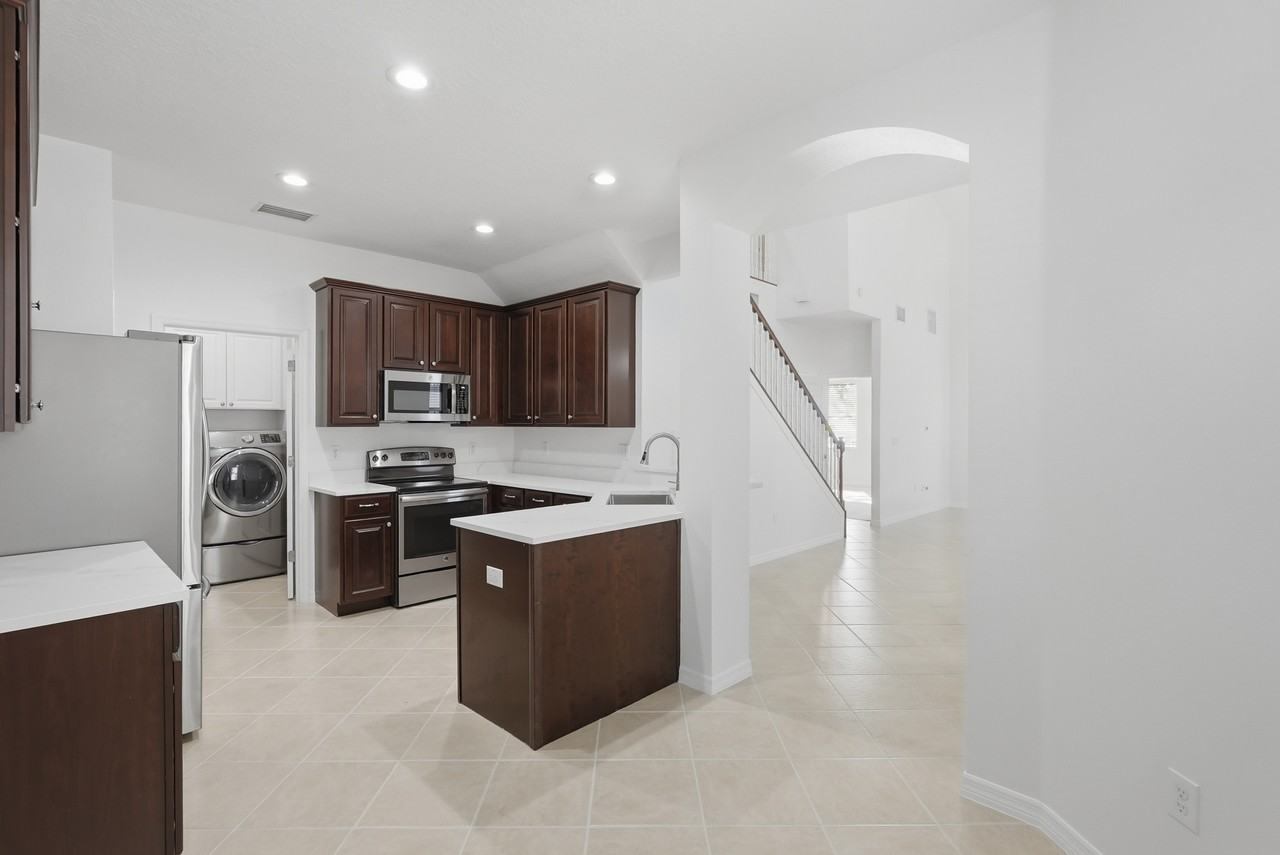 1124 118th Ter N - Photo 3 of 33