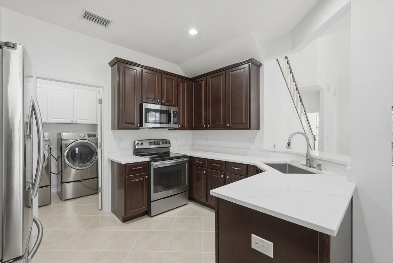 1124 118th Ter N - Photo 4 of 33