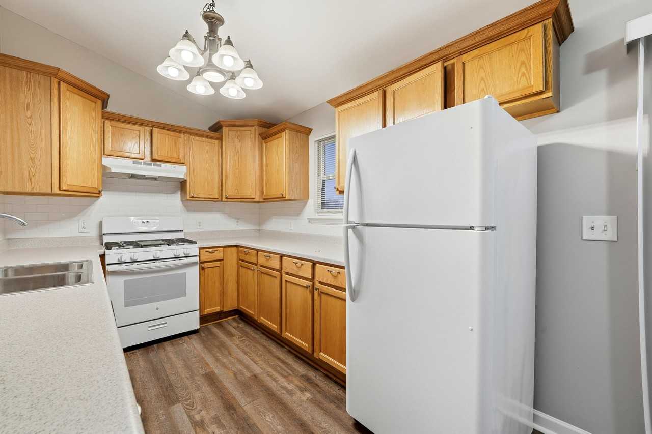 1275 Penny Ln - Photo 4 of 23