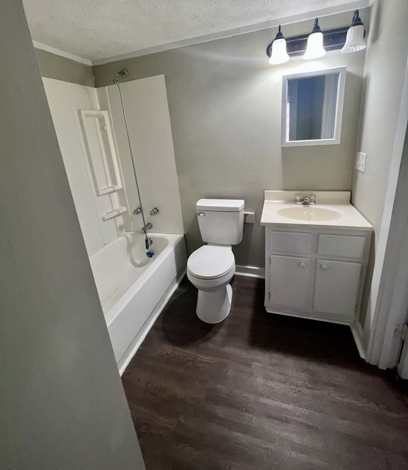 305 Warpath Rd - Photo 3 of 10