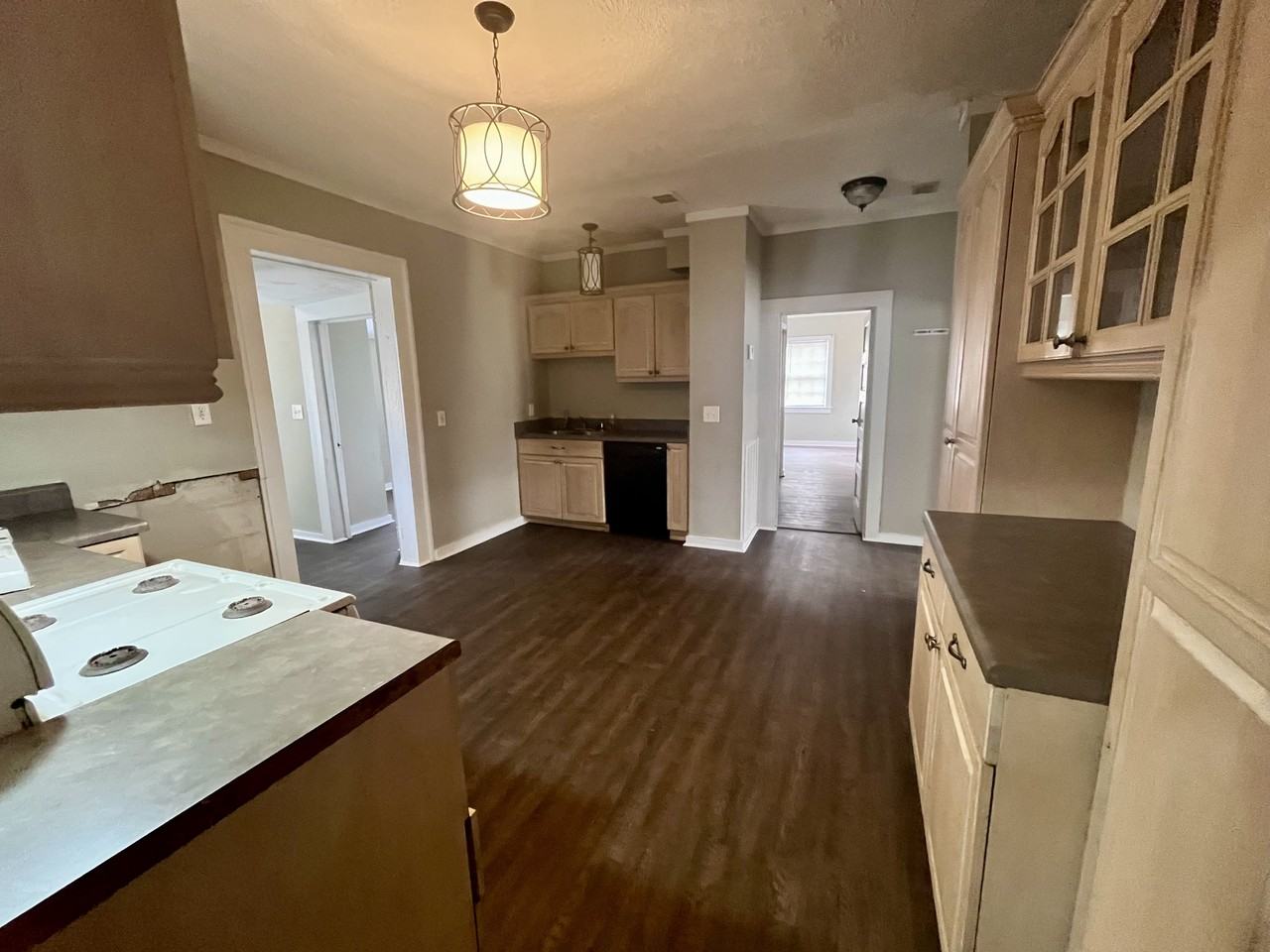 305 Warpath Rd - Photo 6 of 10