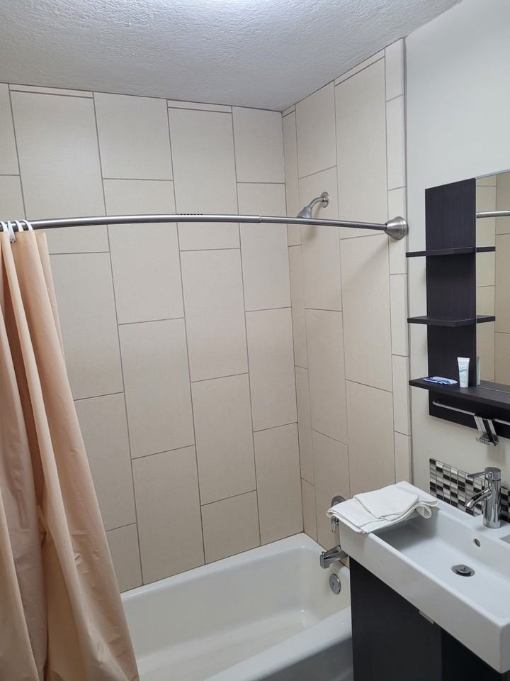 164 S Main St - Photo 3 of 9