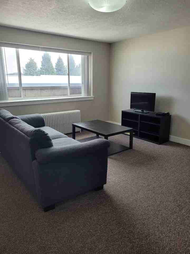 164 S Main St - Photo 7 of 9