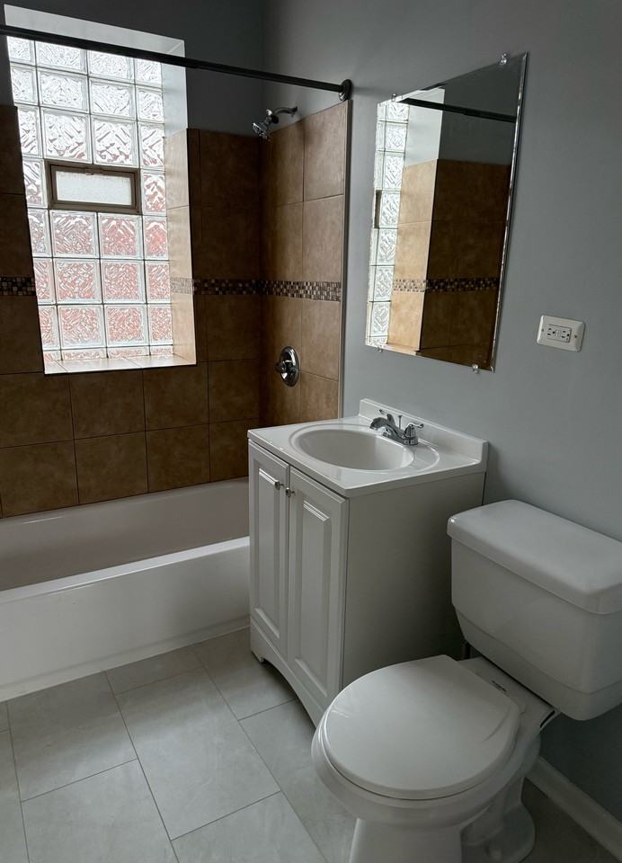 2207 E 84th St #2 - Photo 3 of 4