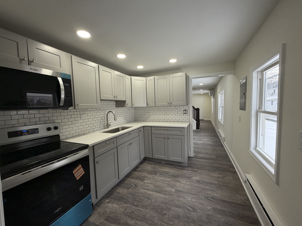 195 Main St - Photo 2 of 2