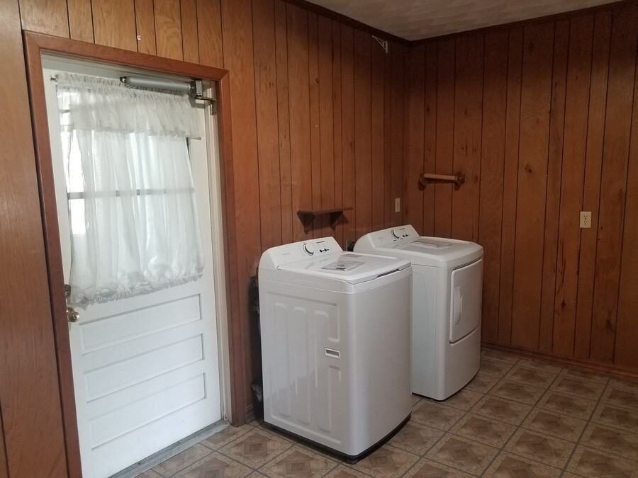 107 6th St E - Photo 3 of 16