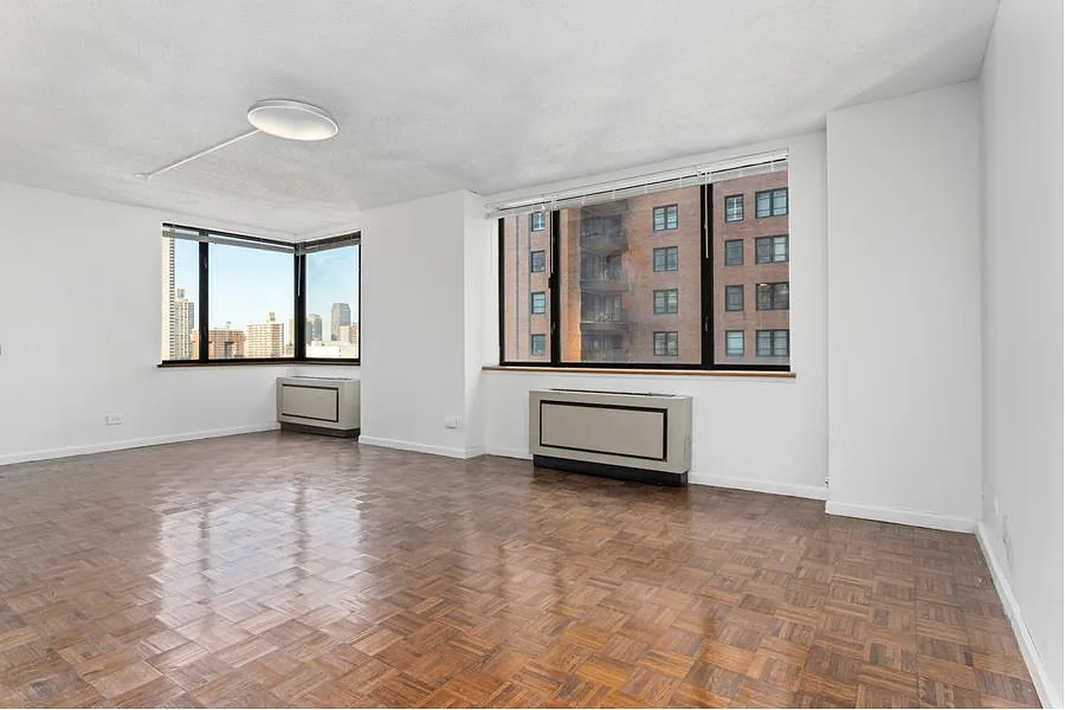 30 W 61st St - Photo 2 of 8