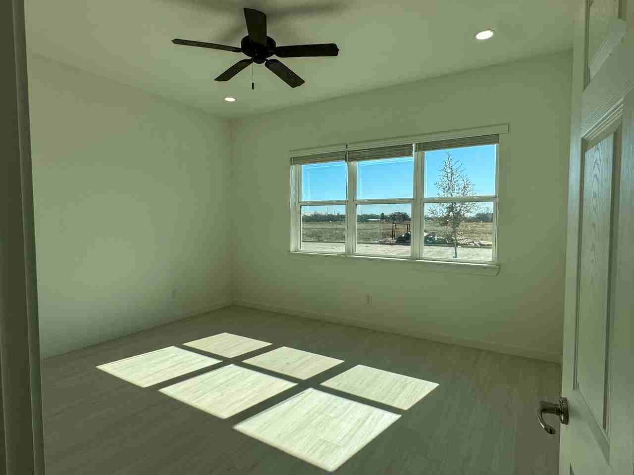 160 Zion Rd - Photo 6 of 22