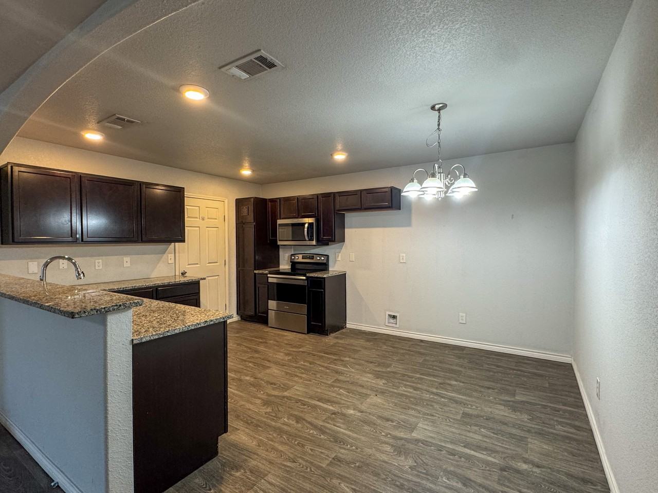 3812 Eutopia St - Photo 2 of 10