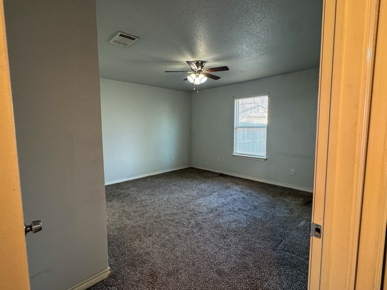 3812 Eutopia St - Photo 5 of 10