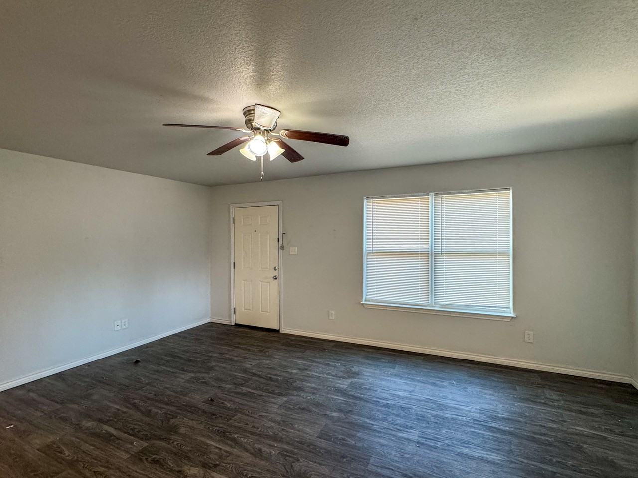 3812 Eutopia St - Photo 6 of 10