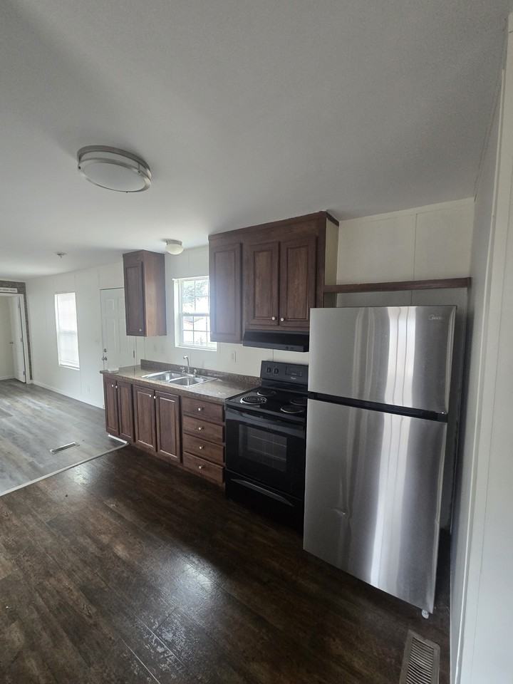 111 Merrywood Dr - Photo 2 of 8