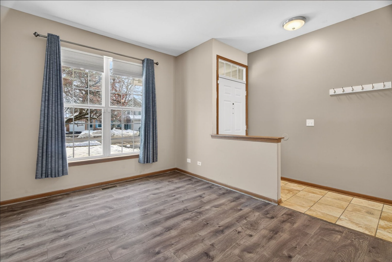 2167 Rossiter Pkwy #2167 - Photo 3 of 16