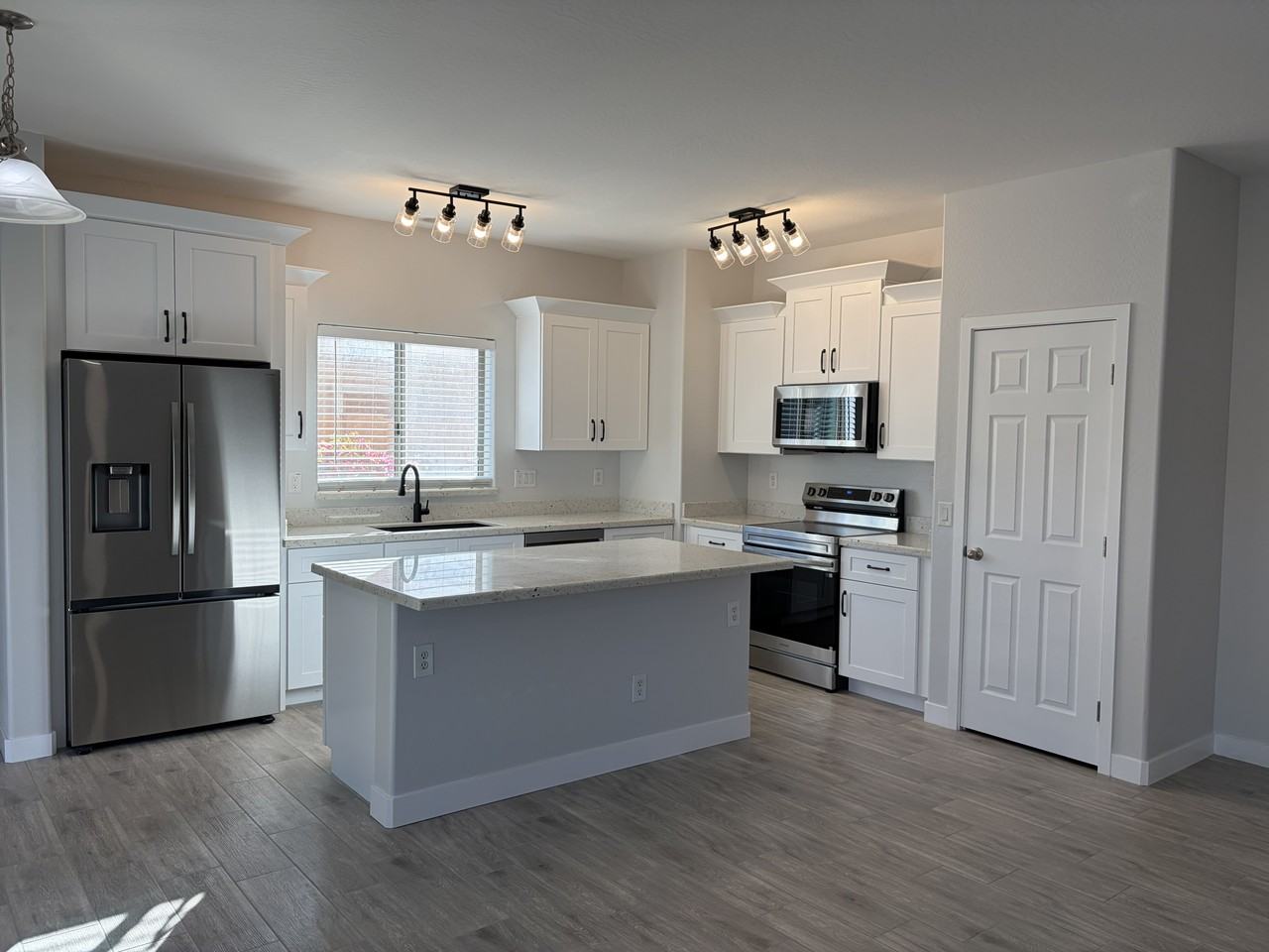 15642 W Devonshire Ave #NA - Photo 2 of 28