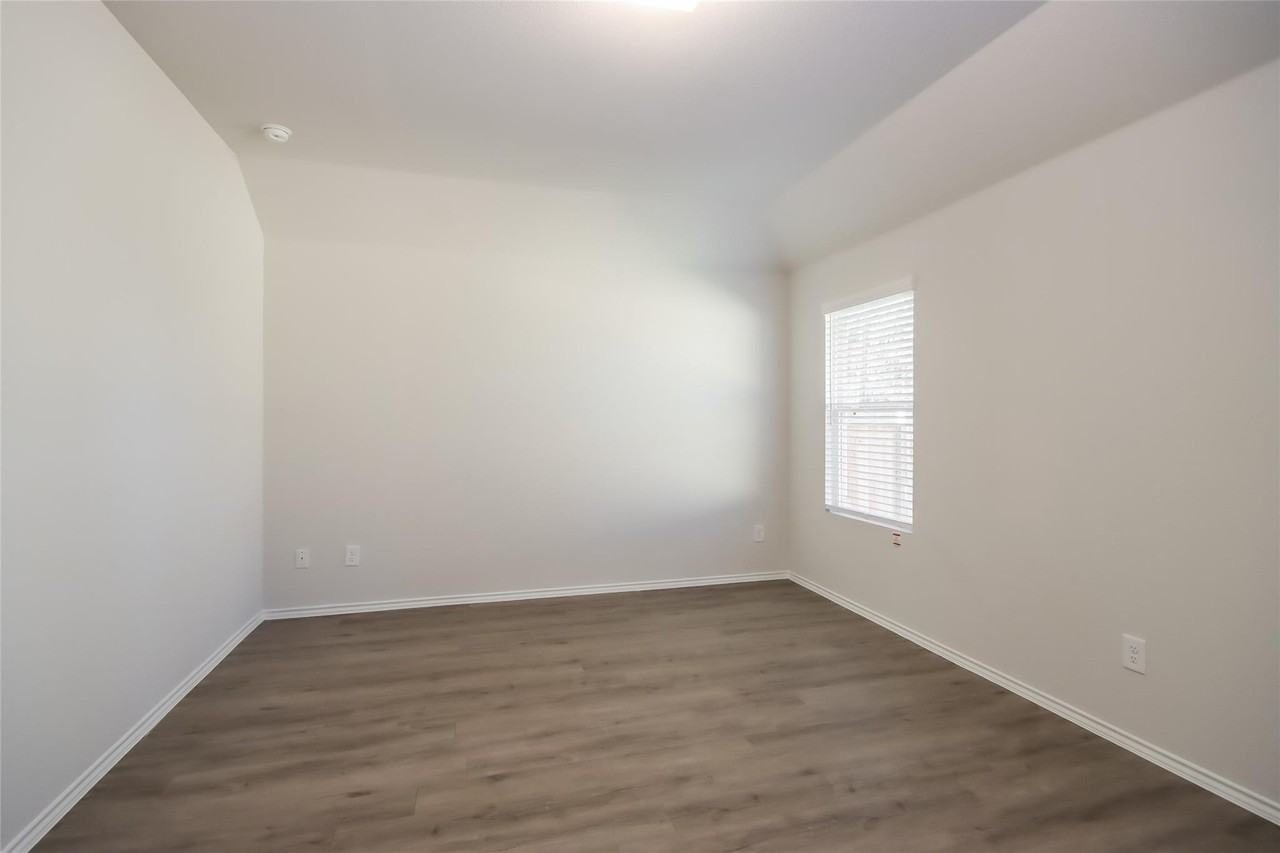 2621 Lina Dr #NA - Photo 3 of 18