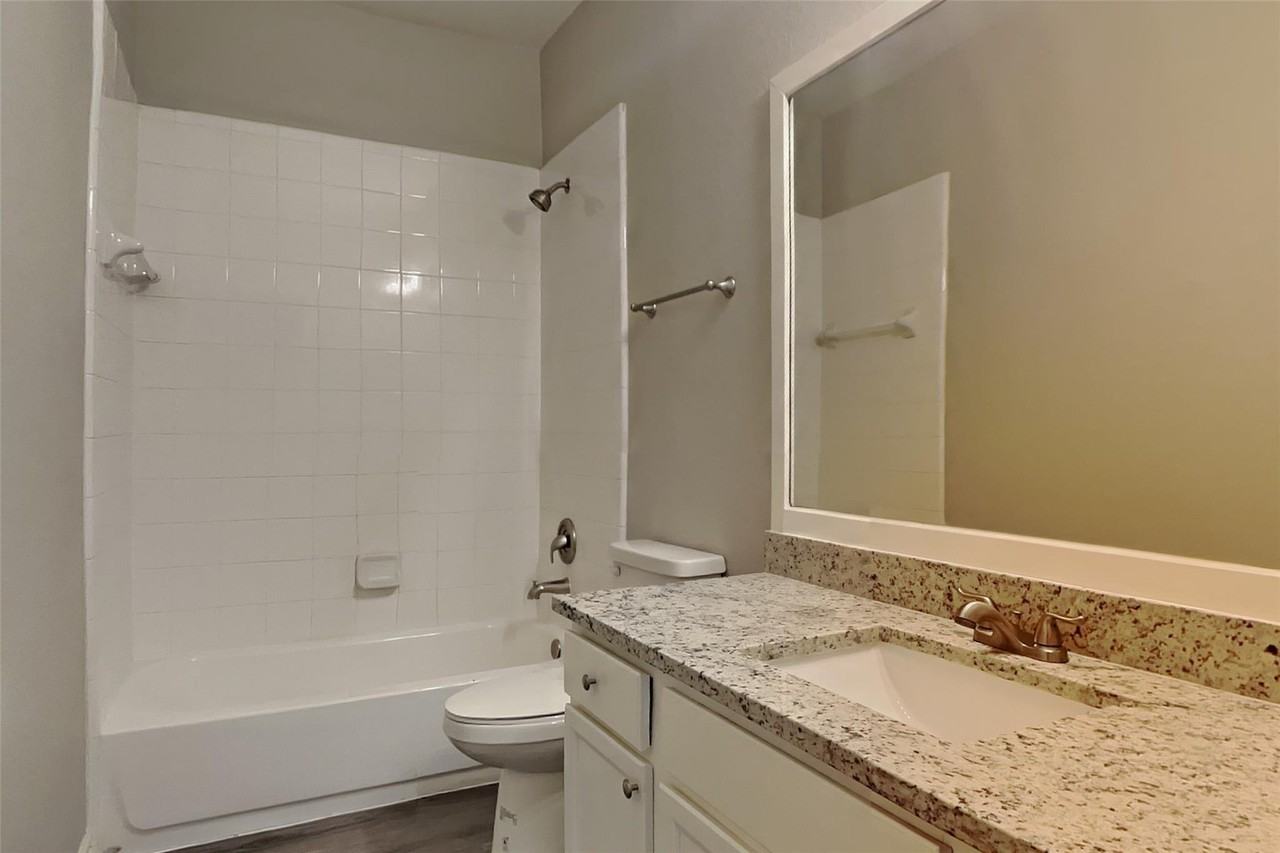 2815 Lockeridge Oaks Dr #NA - Photo 7 of 18