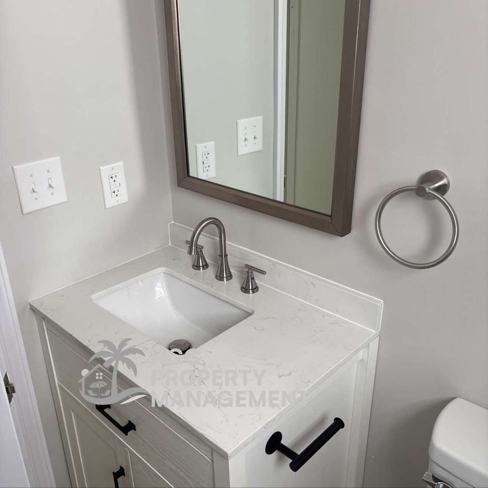 827 Moore St #NA - Photo 3 of 17