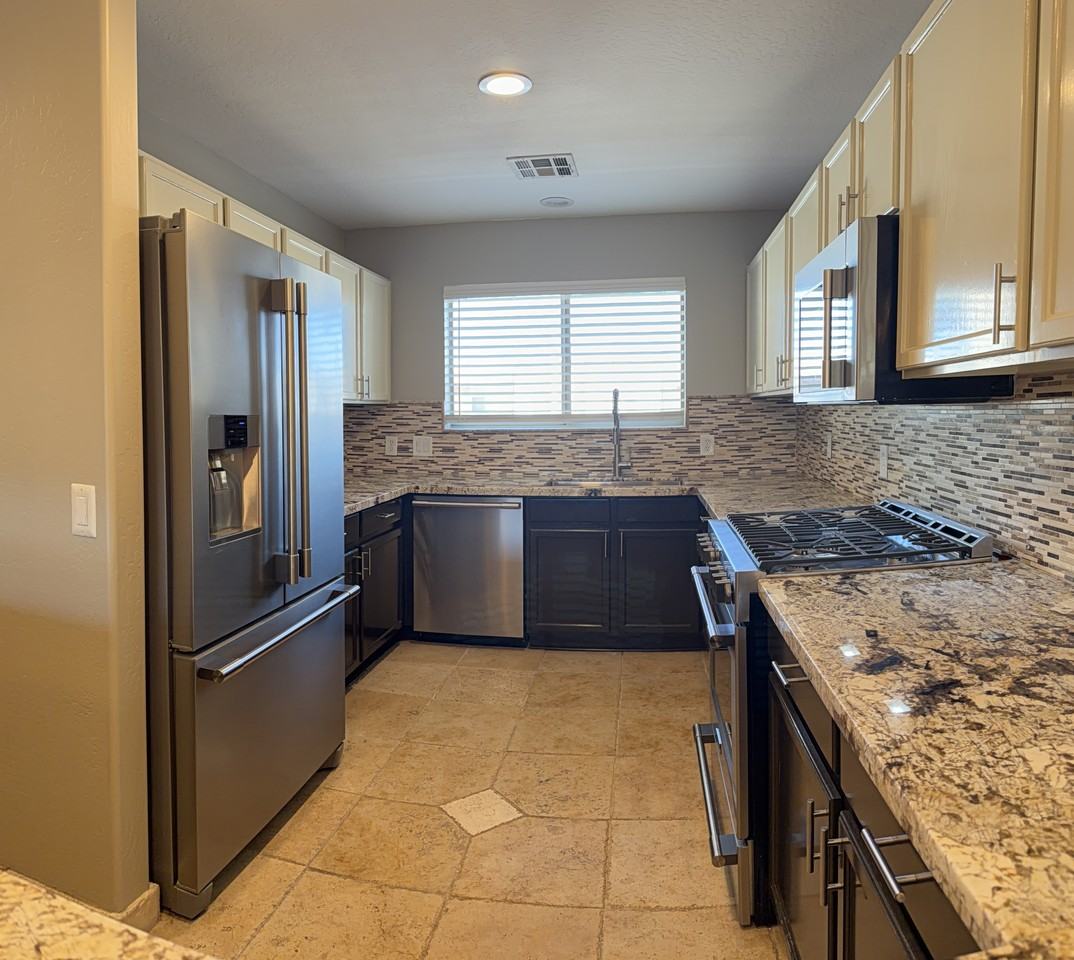 205 N 74th St #219 - Photo 2 of 16