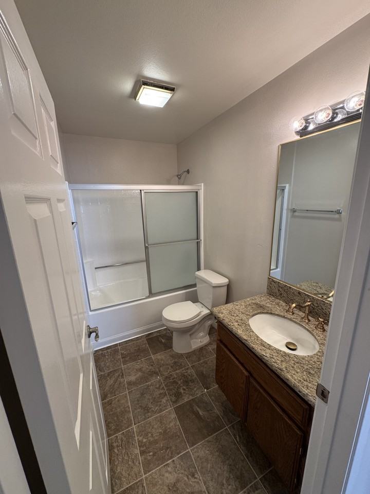 515 E Elmwood Ave #211 - Photo 4 of 10