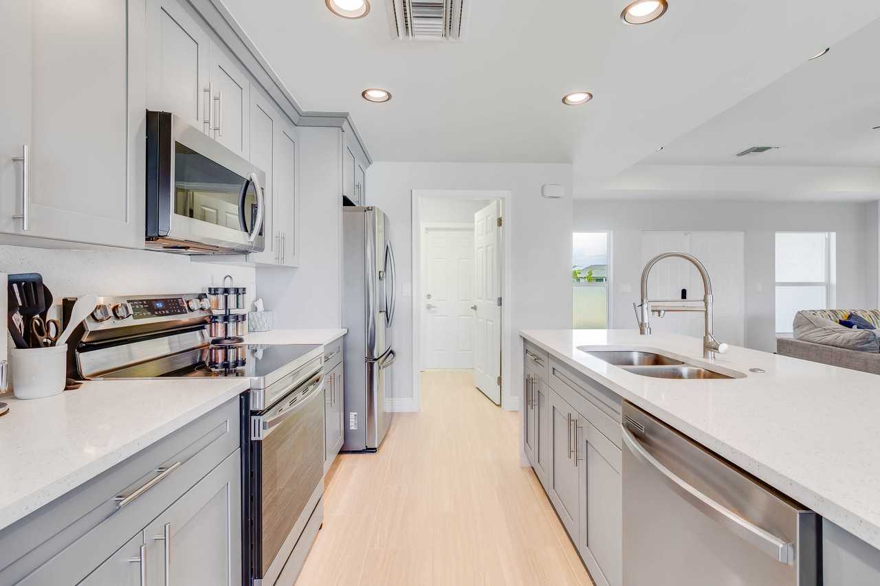 1621 Ne 17th Ter #NA - Photo 6 of 39