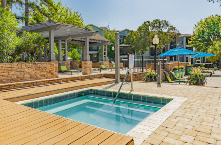 The Lory of Tallahassee - Photo 3 of 21