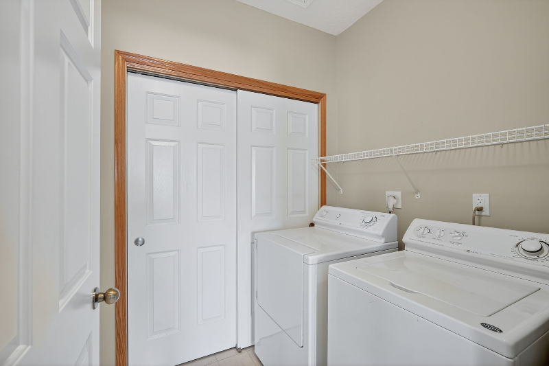 1380 Se Florence Dr #47 - Photo 4 of 17