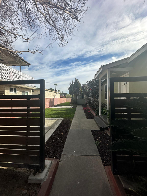 5838 Autry Ave - Photo 3 of 8