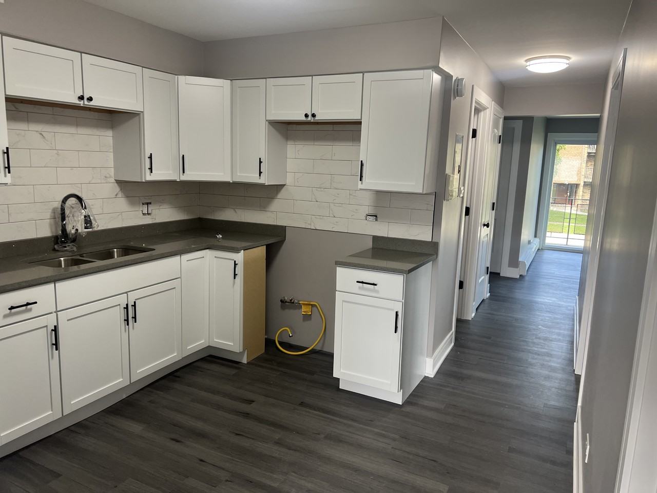 4111 Lindenwood Dr #1E - Photo 6 of 12