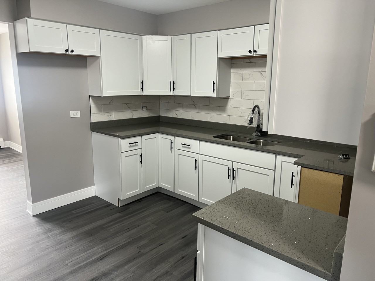 4111 Lindenwood Dr #1E - Photo 7 of 12