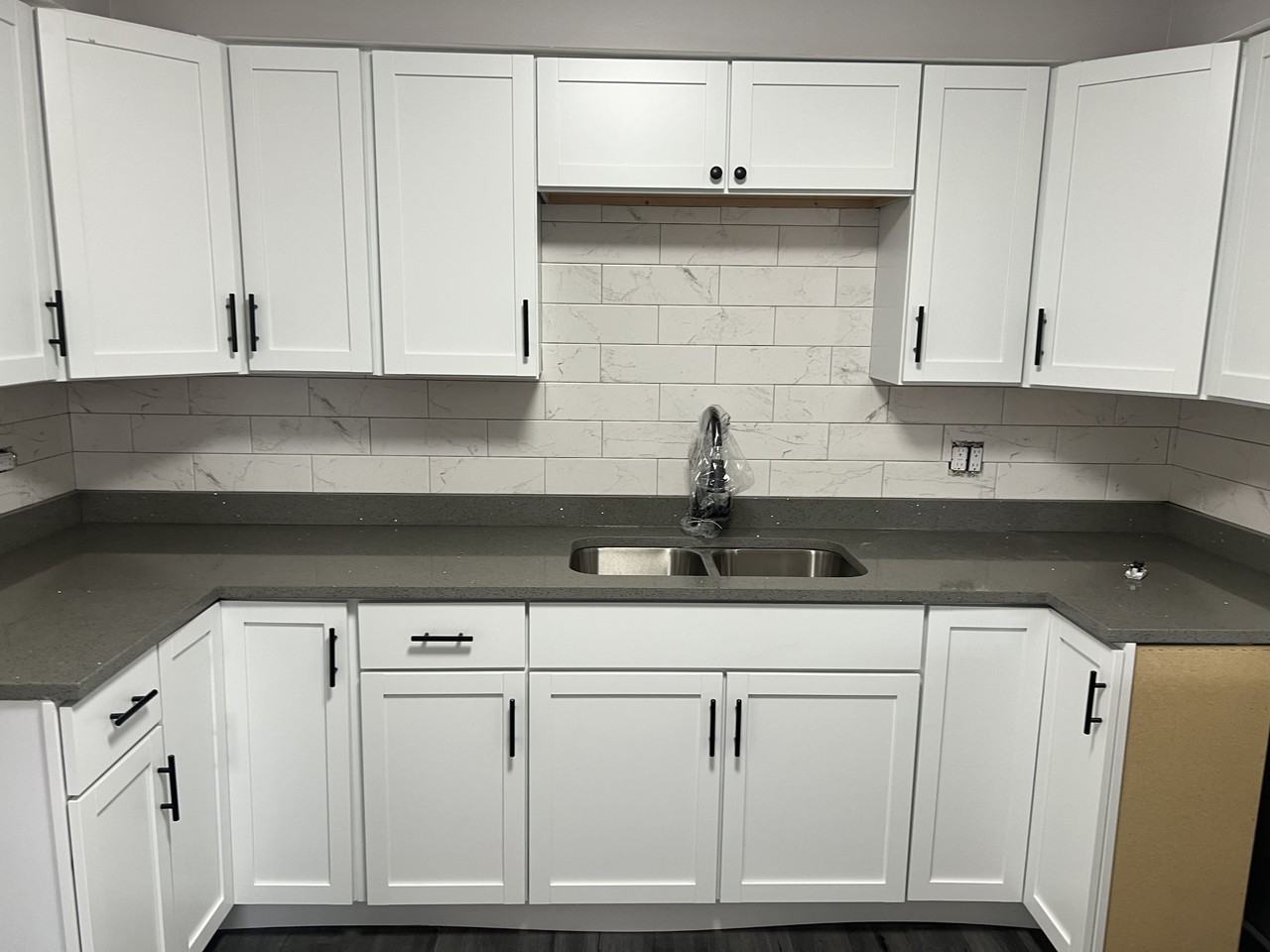 4111 Lindenwood Dr #1E - Photo 5 of 9