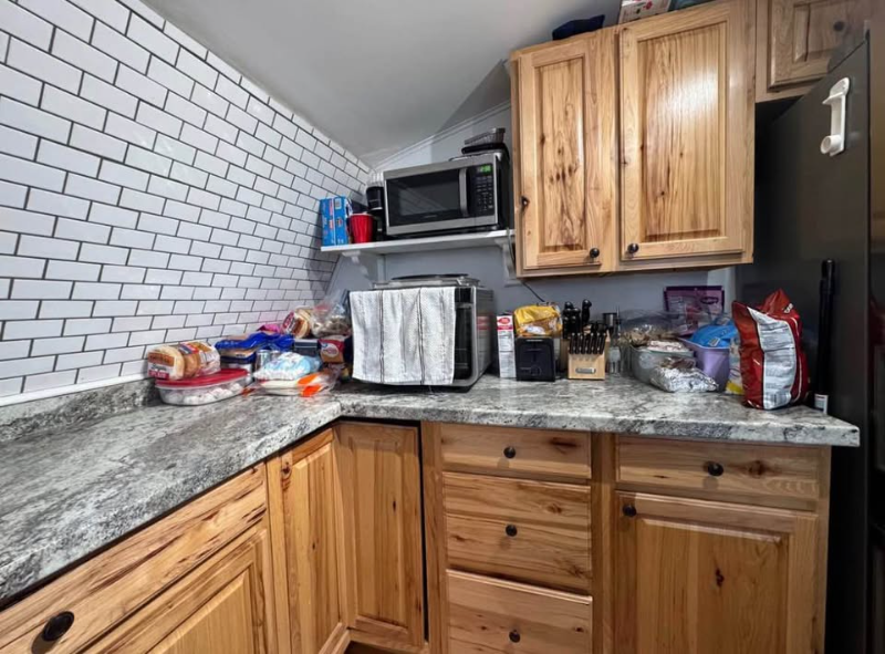 18 Old Hollis Rd - Photo 3 of 14