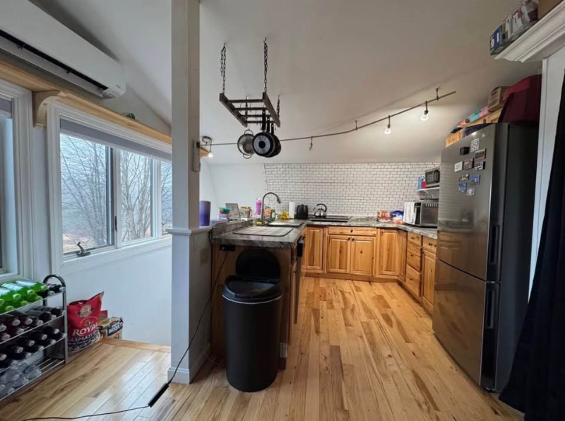 18 Old Hollis Rd - Photo 4 of 14