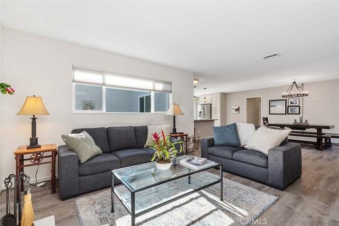 15201 Nottingham Ln - Photo 7 of 19