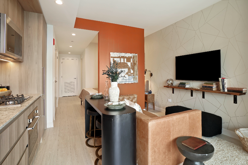 348 N Halsted St - Photo 4 of 20