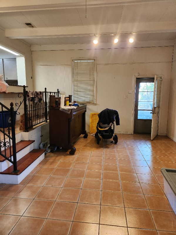 614 Sunset Blvd - Photo 3 of 3