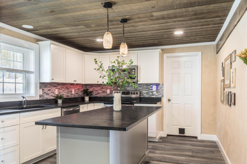 730 Mammoth Rd - Photo 4 of 20