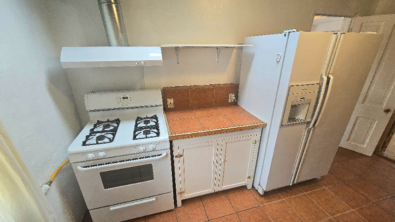 523 Agua Fria St - Photo 3 of 16