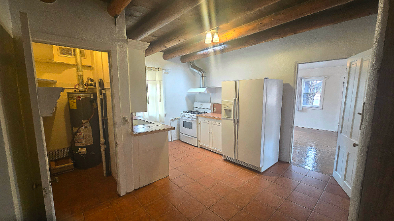 523 Agua Fria St - Photo 4 of 16