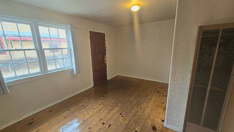 523 Agua Fria St - Photo 7 of 16