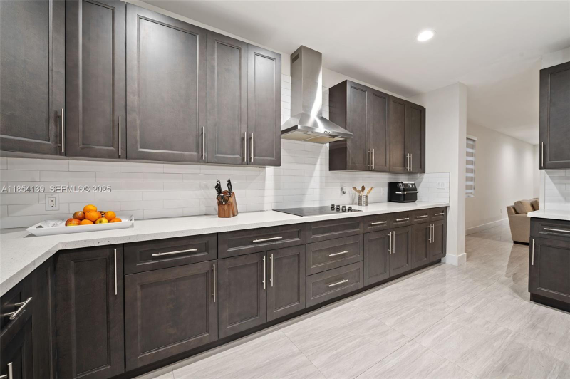 457 Lafayette Dr - Photo 6 of 9