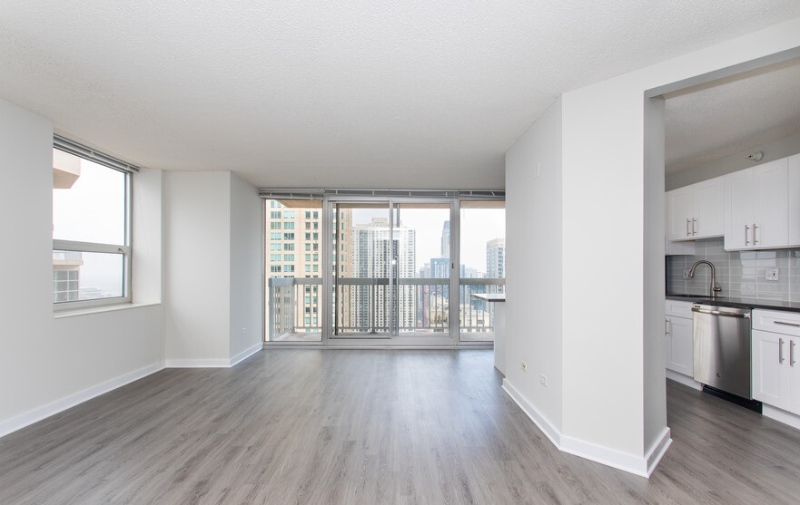 574 N State St - Photo 5 of 20