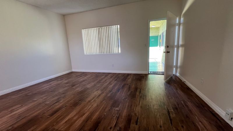 7424 Radford Ave #209 - Photo 5 of 10