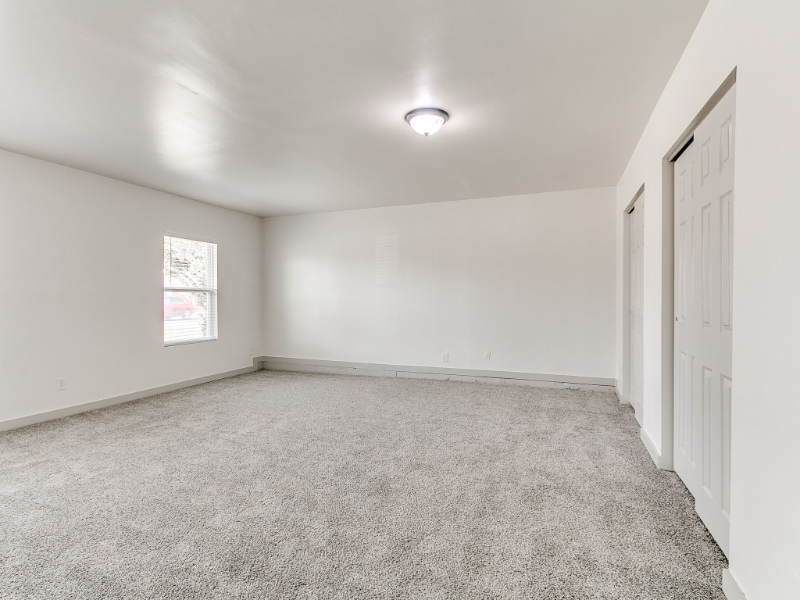 1112 N Norman Ave - Photo 4 of 19