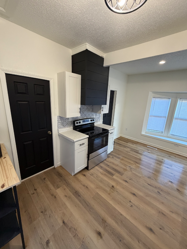 2451 Chelsea Ave - Photo 6 of 20