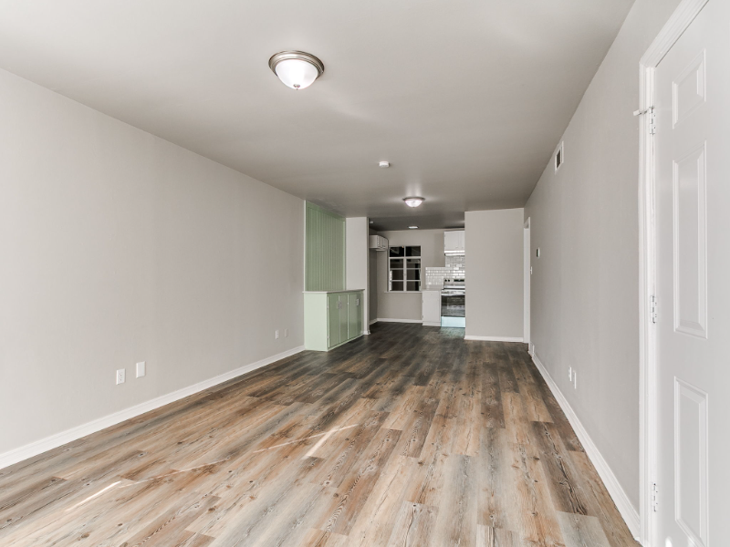 3813 Nw 17th St - Photo 4 of 16